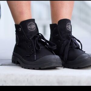 Palladium Boot Black Unisex Size US 9 Men’s